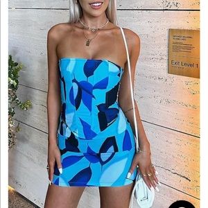 WHITE FOX BOUTIQUE Blue Leaf Pattern bustier skirt set